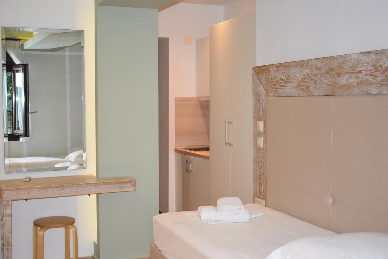 Studios Apartments Irini Patira Potós Eksteriør bilde